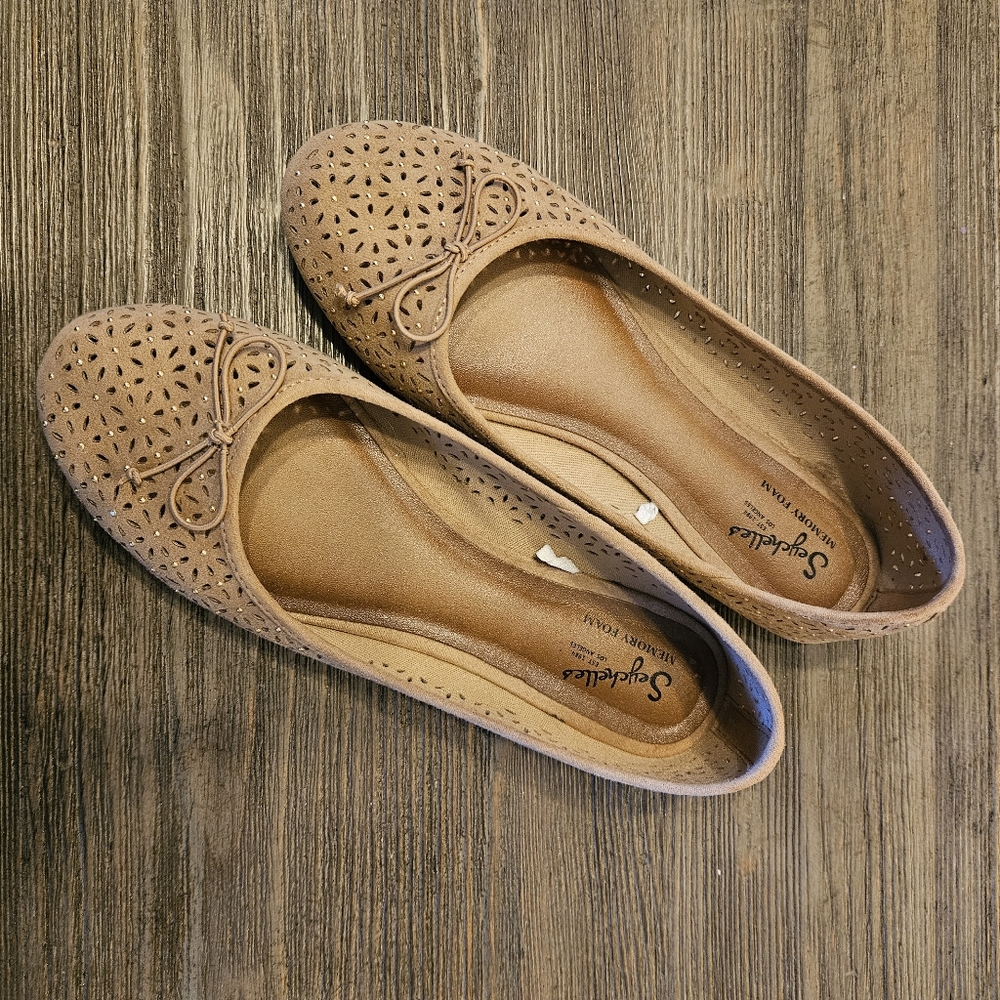 Seychelles Taupe Laser-Cut Bow Flats